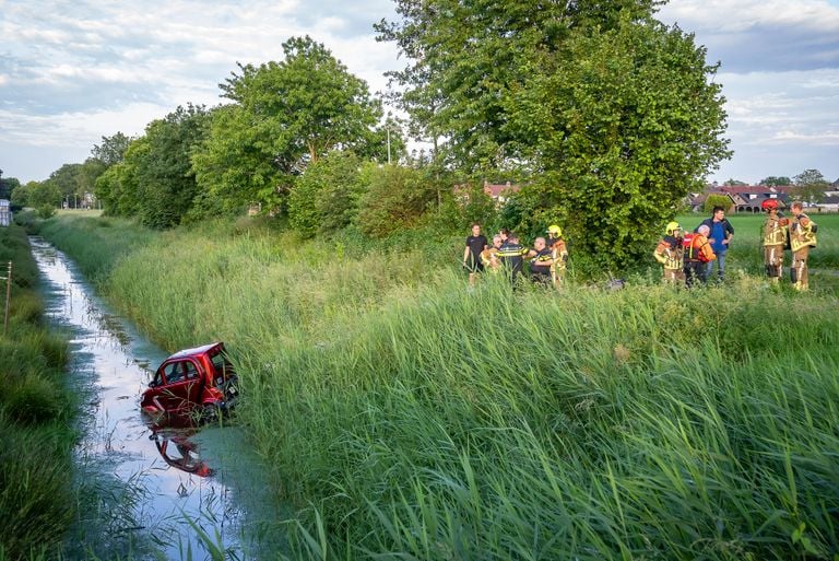 Er waren veel brandweerlieden en agenten op de been (foto: Iwan van Dun/SQ Vision).