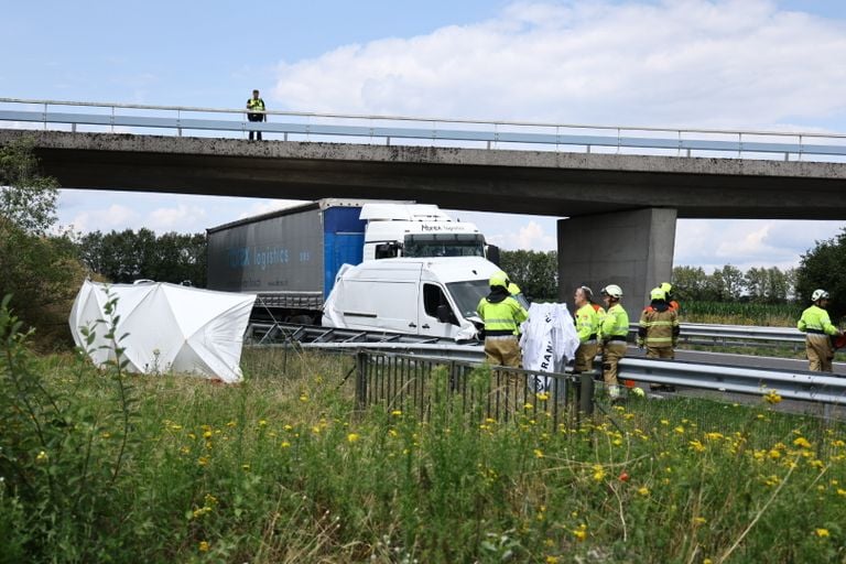 De hulpdiensten waren snel aanwezig (foto: Persbureau SK-Media/SQ Vision).