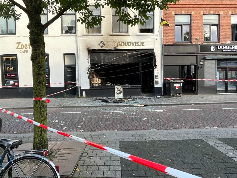 De omgeving van de zaak in Breda is afgezet (foto: Eva de Schipper).