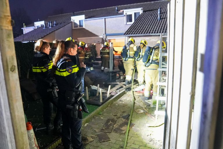 De politie kwam ook poolshoogte nemen (foto: Gabor Heeres/SQ Vision).