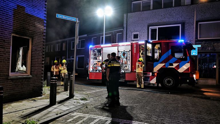 De brand in Tilburg brak rond elf uur zaterdagavond uit. 