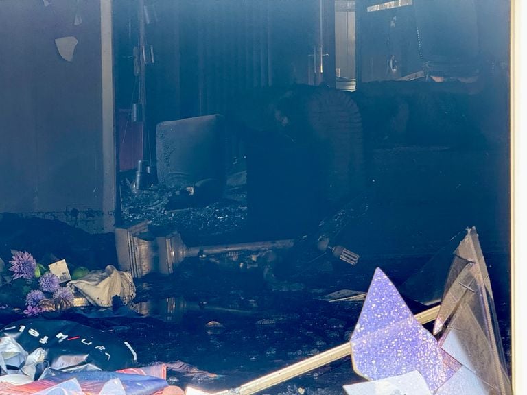 De schade in het huis in Wouw is groot (foto: Raymond Merkx).