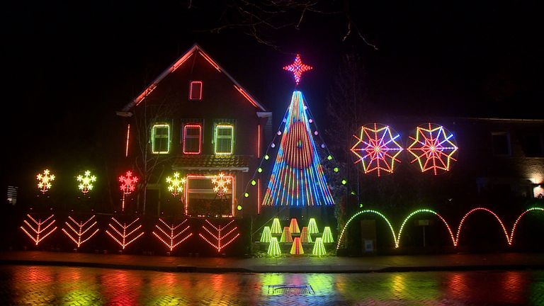 Vorig jaar pakte Denie ookuit met een lichtshow (foto: Raymond Merkx).