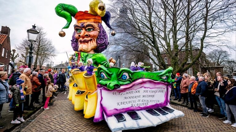 De grote De grote carnavalsoptocht op Den Haaykaant (Raamsdonk)(foto: EYE4images).op Den Haaykaant (Raamsdonksveer)(foto: EYE4images).