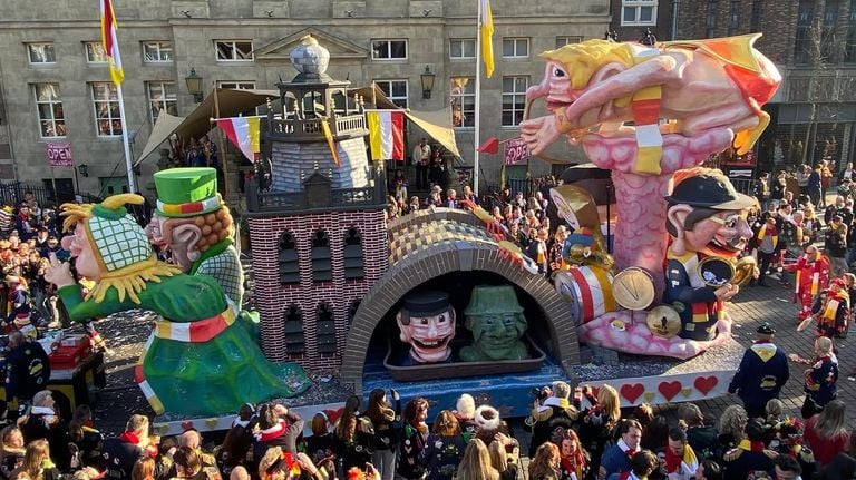 De carnavalswagen van de Krabkes (privéfoto).