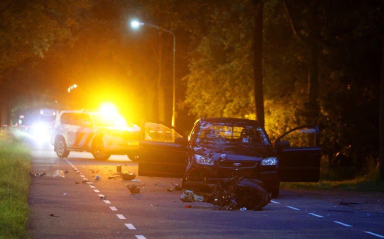 De aanrijding vond plaats op de parallelweg naast de A2 tussen Vught en Boxtel (foto: Bart Meesters).