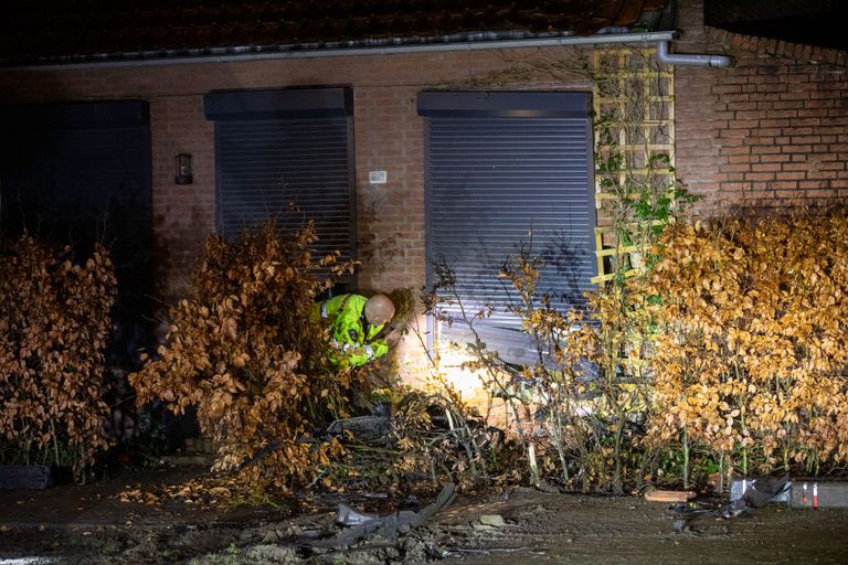 Politie doet onderzoek (foto: Christian Traets/SQ Vision).