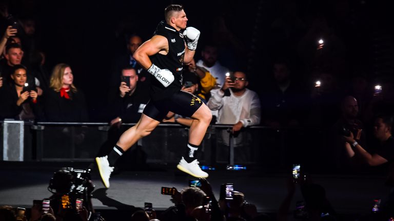 De opkomst van Rico Verhoeven in Arnhem (foto: Maric Media).