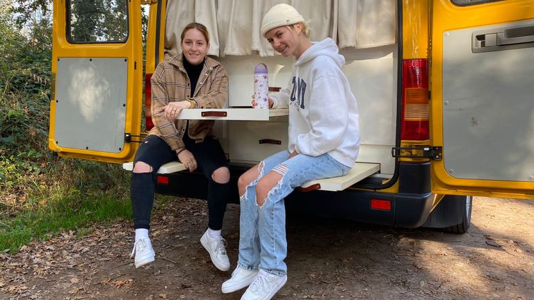 De zwevende picknicktafel achter de bus is volgens Veronique dé eyecatcher.