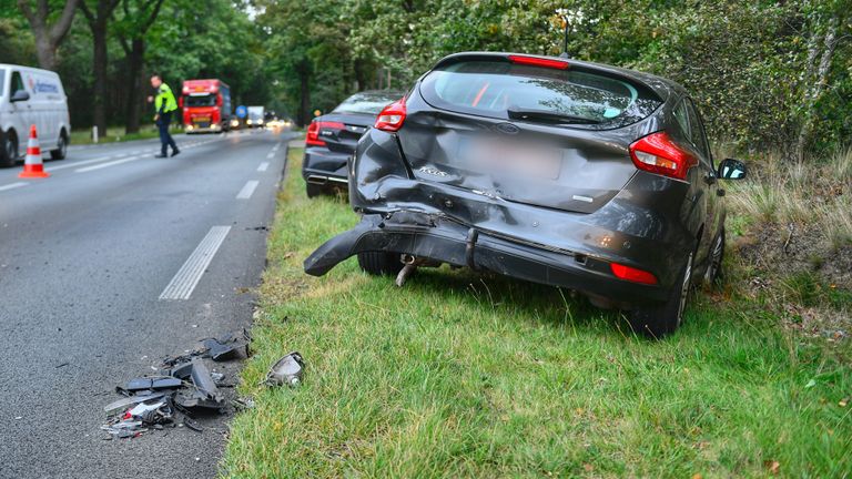 Bij de kettingbotsing op de N69 waren drie auto's betrokken (foto: Rico Vogels/SQ Vision).