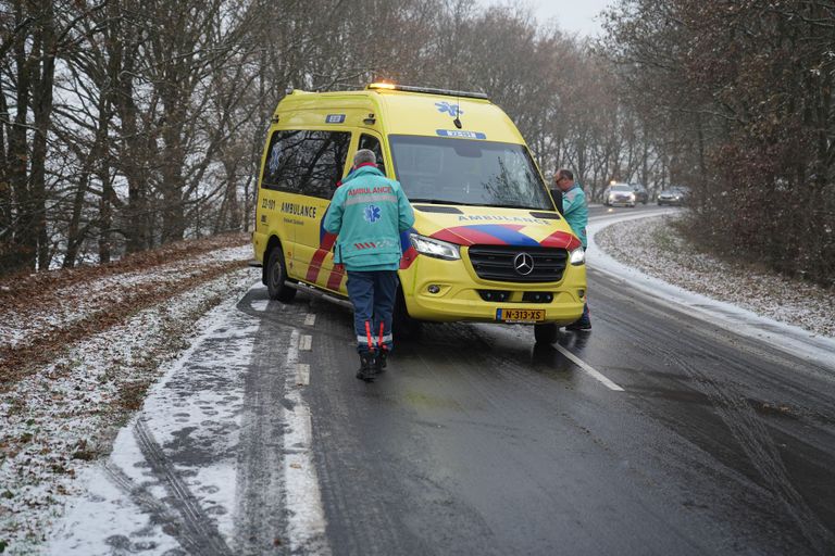 Het ongeluk in Leende gebeurde in een bocht (foto: WdG/SQ Vision).