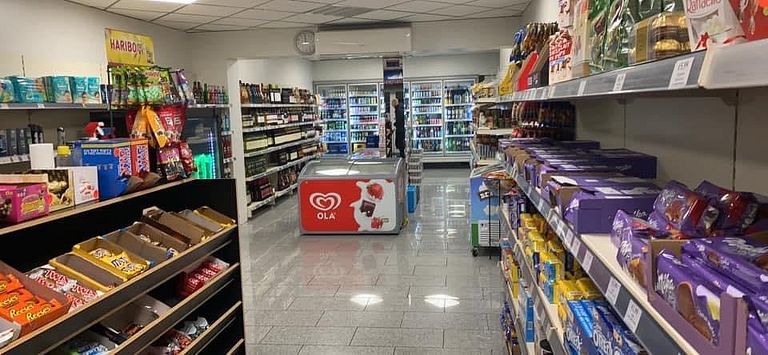 De avondwinkel in Veldhoven. (Foto: Dogan Yildiz)