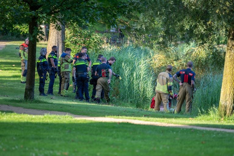 Enorme inzet na de melding 'man te water' (foto: Christian Traets/SQ Vision).