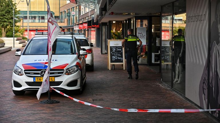 De politie is ter plaatse. (Foto: Tom van der Put / SQ Vision)