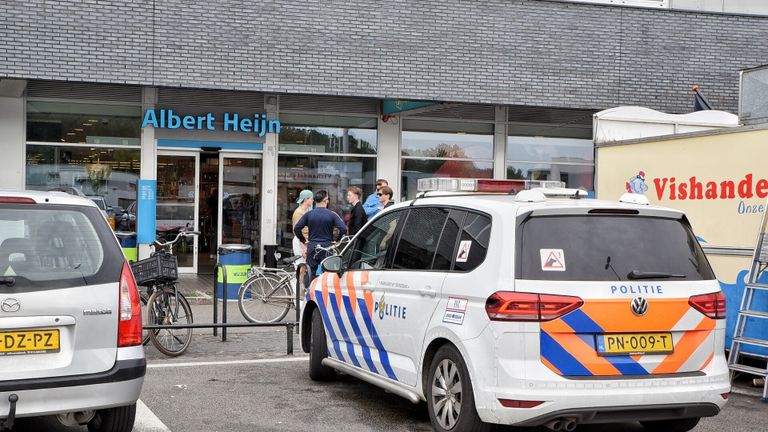 De overvaller kon in de buurt van de Tilburgse Albert Heijn worden aangehouden (foto: Toby de Kort/SQ Vision).