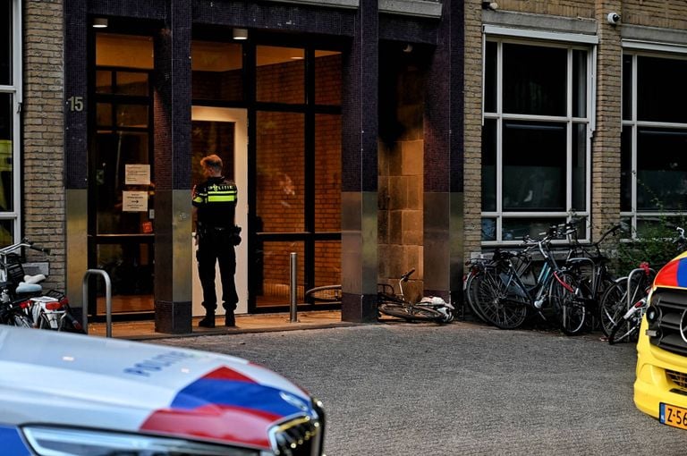 Politie bezig met onderzoek (foto: Toby de Kort/Persbureau Heitink).