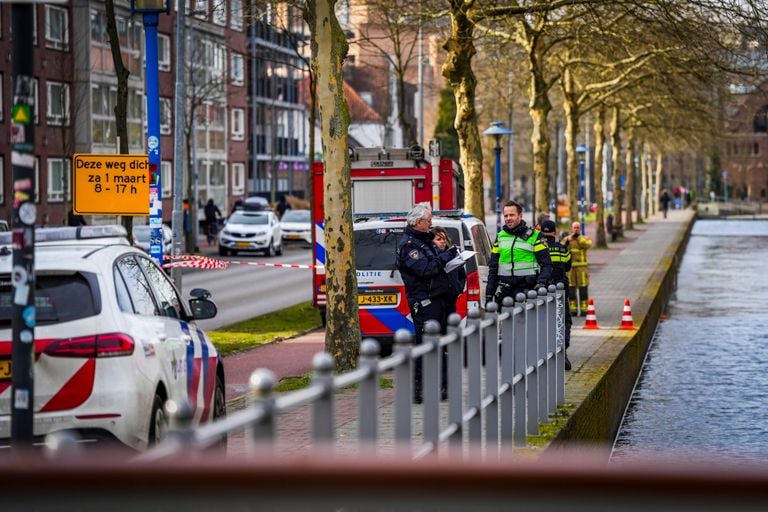 Politie en brandweer worden ingezet (foto: SQ Vision).