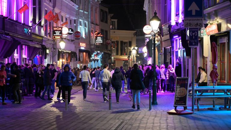 In Breda waren de kroegen ook weer open (foto: Perry Roovers/SQ Vision).