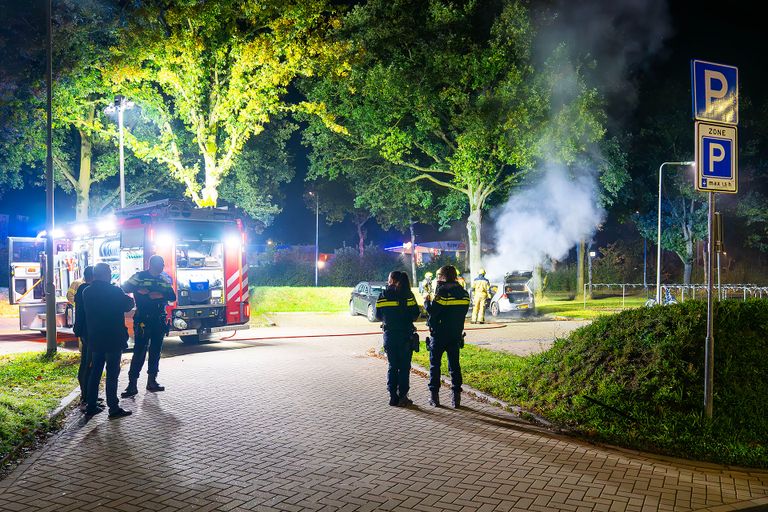  Hoe de brand aan de Nelson Mandelaboulevard in Oss kon ontstaan, wordt onderzocht (foto: Gabor Heeres/SQ Vision). 