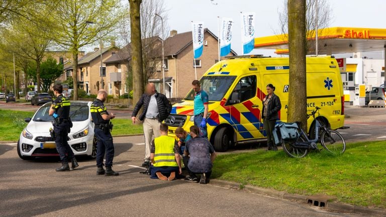 Het ongeluk gebeurde op de Hertogensingel in Oss (foto: Gabor Heeres/SQ Vision).