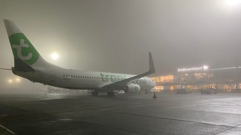 Vliegtuigen blijven aan de grond in Eindhoven (Archieffoto: Brian Versteegh)