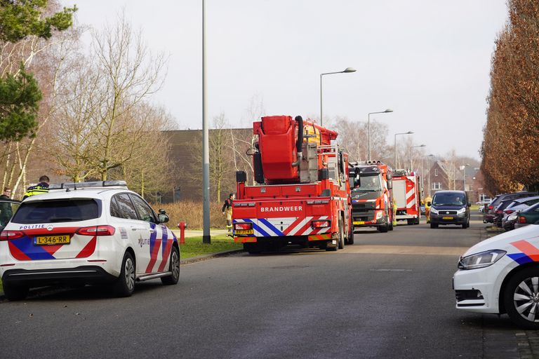 Er werd serieus gereageerd op de melding van een man die was gaan zwemmen in een vijver in Tilburg (foto: Jeroen Stuve/SQ Vision Mediaprodukties).