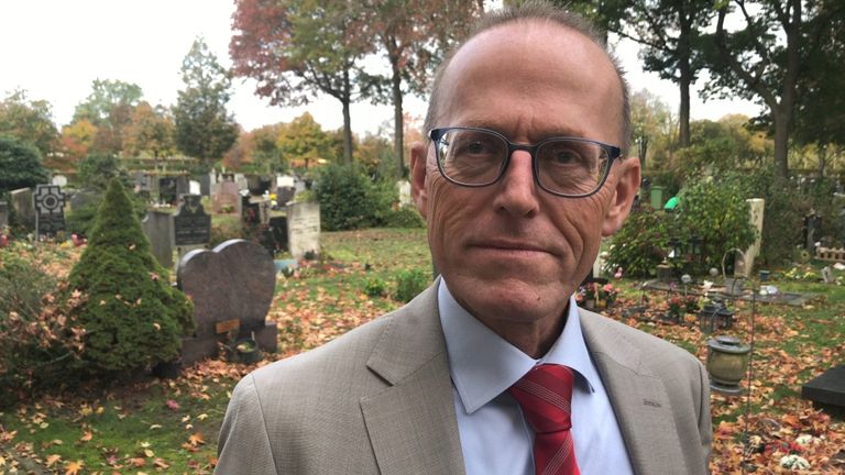 Directeur Roel Stapper van begraafplaats Zuylen in Breda.