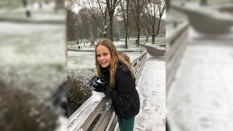 Sneeuwpret in het Quirijnstokpark in Tilburg (foto: Cor Bouma).