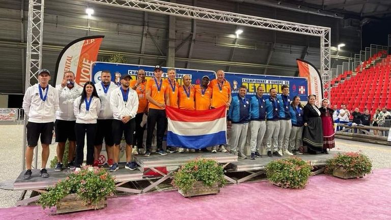 Het podium van de Nations Cup tijdens het EK Petanque (Foto: Theo Broekman)