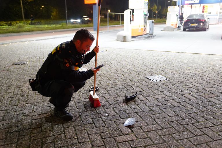 Politie bezig met haar onderzoek (foto: Bart Meesters/Persbureau Heitink).