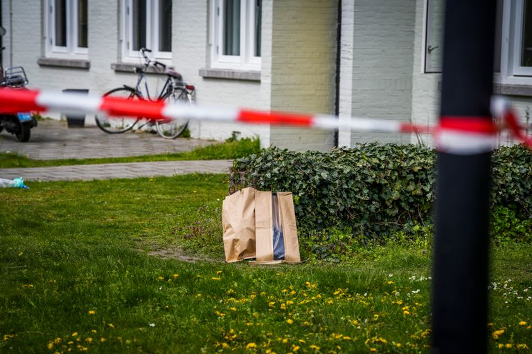 Vanwege het onderzoek is een deel van het terrein van de ggz-instelling afgezet met lint (foto: SQ Vision).