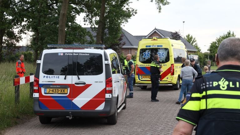 Ook politie en ambulances werden opgetrommeld (foto: Sander van Gils/SQ Vision).