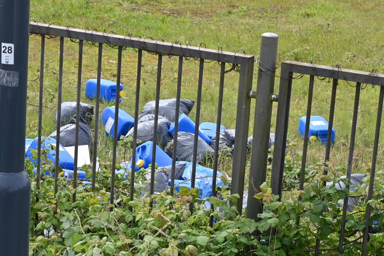 De vaten werden gevonden aan de Markkaxde in Breda (foto: Perry Roovers/SQ Vision).