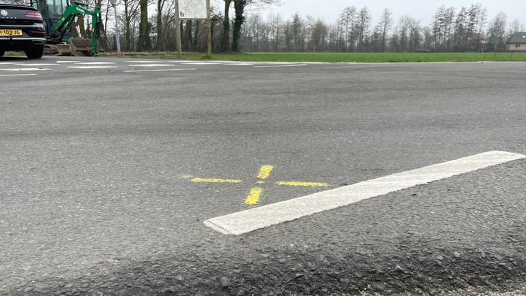 Het ongeluk gebeurde op de kruising van de Trentsedijk met de Verbindingsweg in Zeeland (foto: Raymond Merkx).