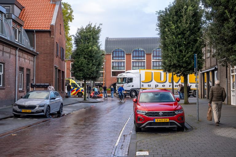 Hoe het mis kon gaan op het Raadhuisplein in Drunen wordt onderzocht (foto: Iwan van Dun/SQ Vision).