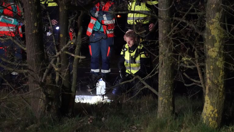 Volgens het etiket zou de jerrycan 'gedemineraliseerd water bevatten, agenten vermoeden drugs (foto: WdG/SQ Vision).