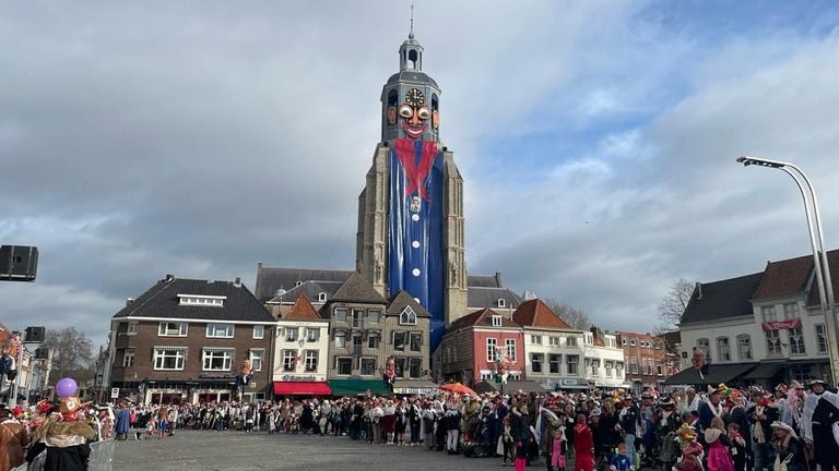 De peperbus is er klaar voor (foto: Rene van Hoof).