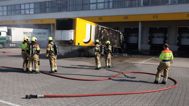 Het blussen zit er bijna op (foto: Sander van Gils/SQ Vision Mediaprodukties).