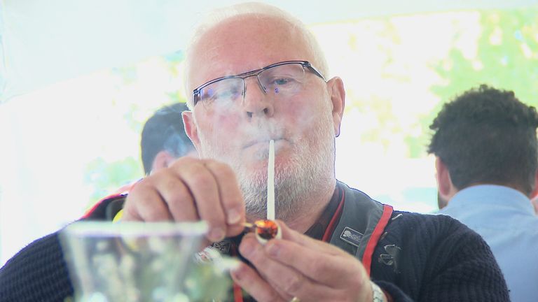 Henk Hulsen in concentratie (foto: Omroep Brabant).