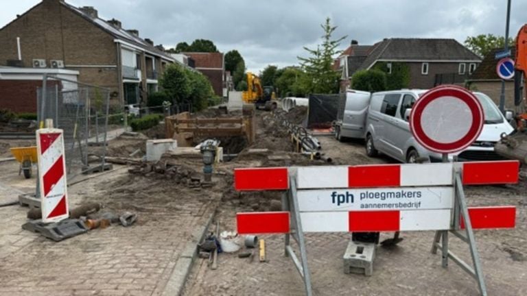 De rioolwerkzaamheden verderop in de Loonsebaan richting de Taalstraat (foto: DTV).