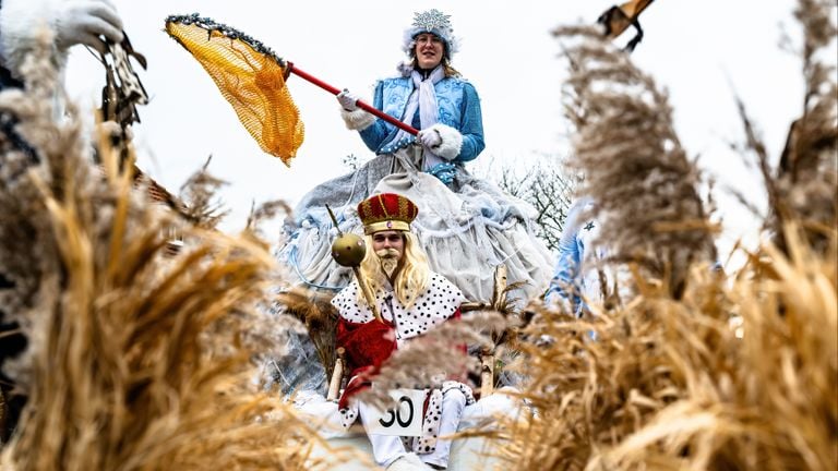 De grote De grote carnavalsoptocht op Den Haaykaant (Raamsdonk)(foto: EYE4images).op Den Haaykaant (Raamsdonksveer)(foto: EYE4images).