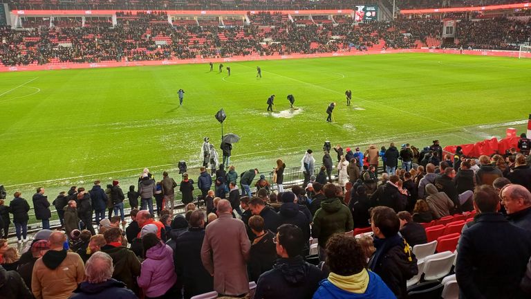 Het veld vanaf de tribune (foto: André Werrelmann).