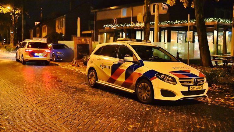 Politieauto's in 't Groen in Knegsel (foto: Rico Vogels/ SQ Vision).