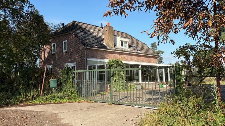 Het huis dat in het gebied staat waar ASML wil gaan uitbreiden (foto: Rogier van Son).