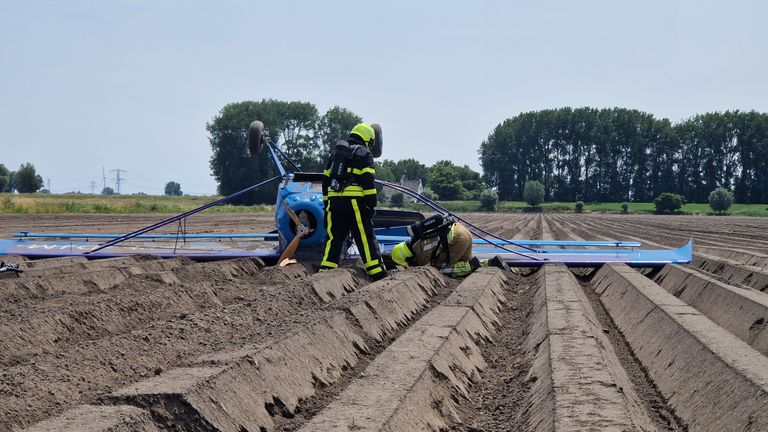 Hoe het mis kon gaan boven Drimmelen wordt onderzocht (foto: Noël van Hooft).