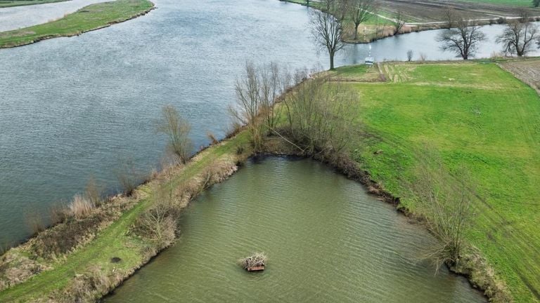 De hoogwatervluchtplaats met een drone gefotografeerd (foto: Maikel Samuels/Waterschap Aa en Maas).