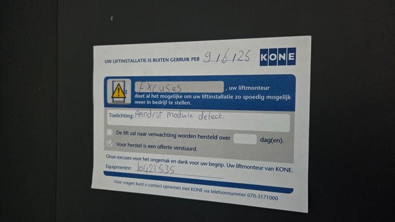 De reparatie laat nog zeker twee weken op zich wachten (foto: Noël van Hooft).