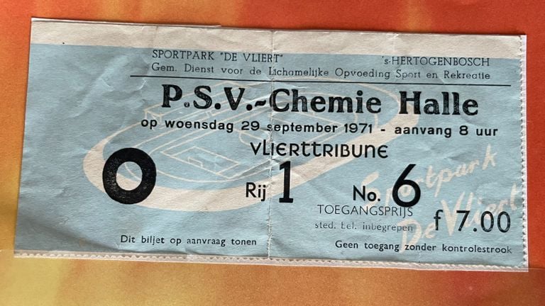 Het kaartje voor de wedstrijd die nooit gespeeld werd (foto: collectie brandweermuseum Eindhoven)