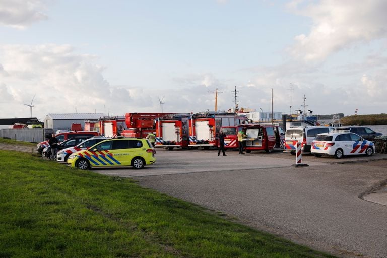 Hulpdiensten zijn massaal een zoektocht begonnen bij het Volkerak (foto: Christian Traets / SQ Vision)