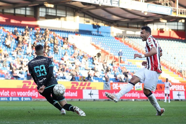 Ahmed Touba kan de goal van Willem II niet meer voorkomen (Foto: ANP)